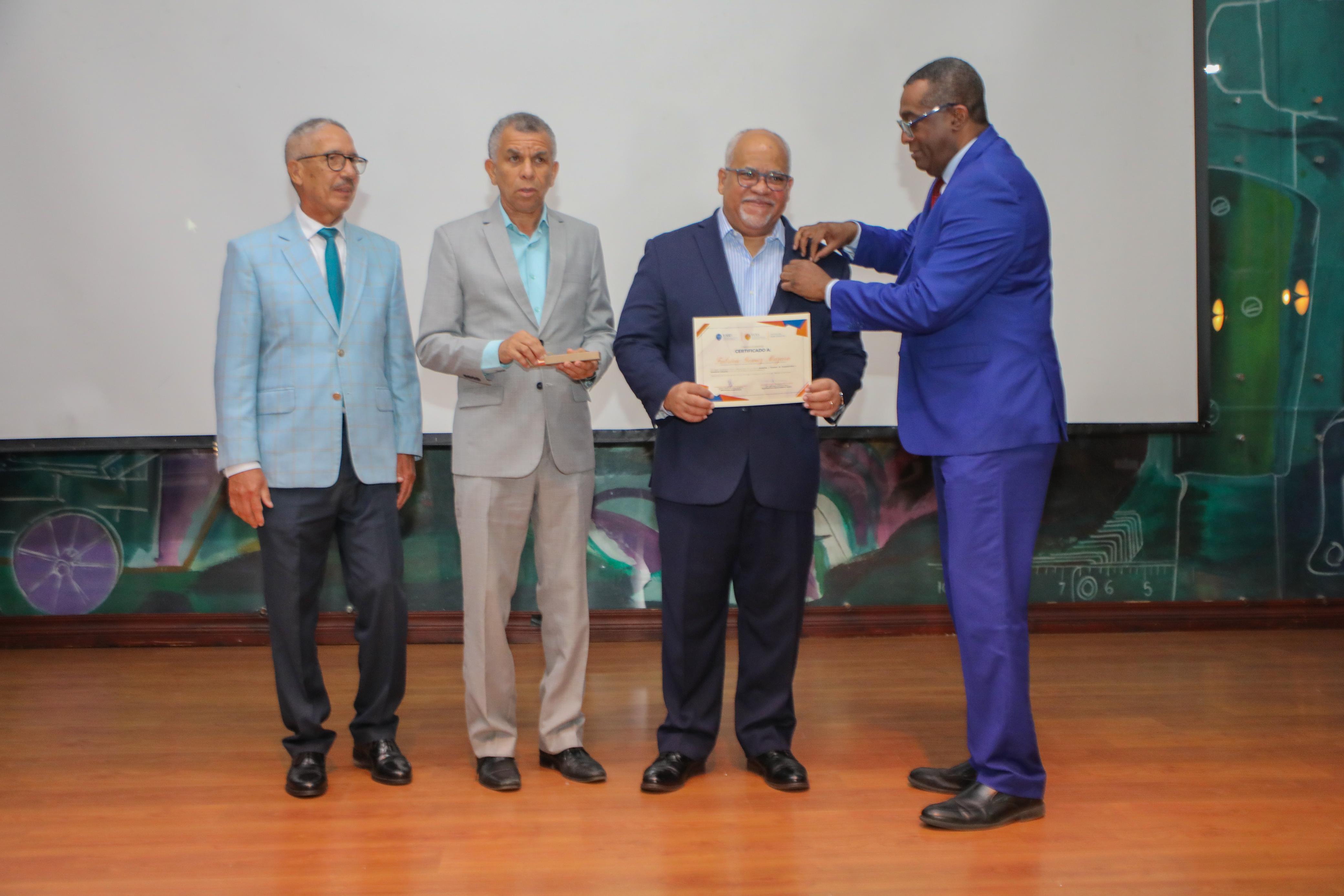 Director Promipyme dicta conferencia magistral: Marketing y Procesos de Competitivdad e Innovación en Mipymes, en la UASD